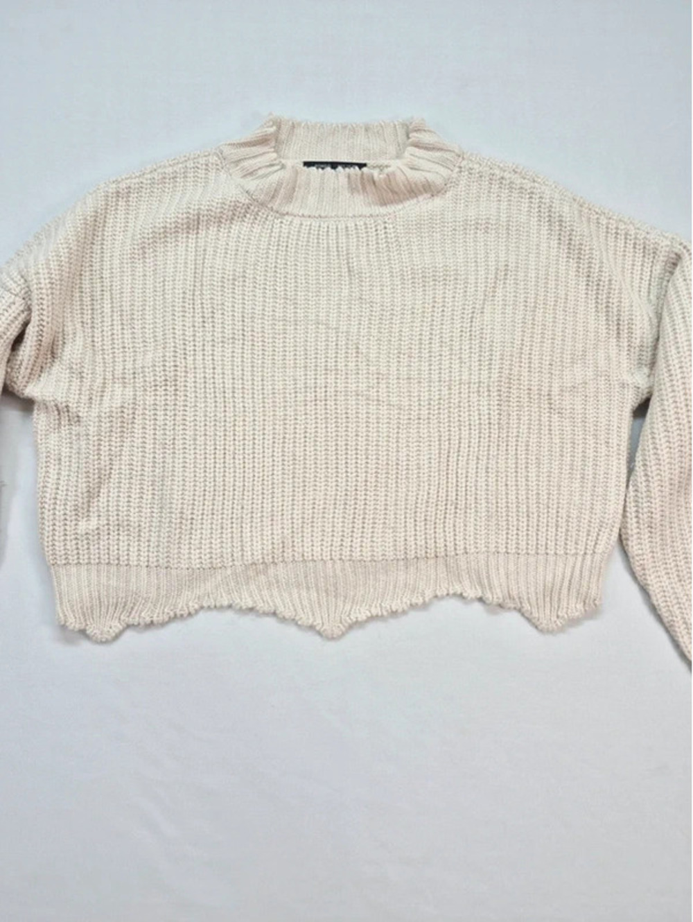 Romeo & Juliet Couture cream Oversized knit cropped sweater Women's small - Picture 4 of 13